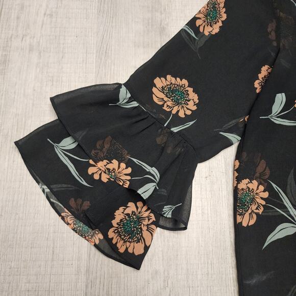 Cabi Women's Long-Sleeved Button-Down Blouse Size L Black Floral Semi-Sheer - Picture 4 of 8